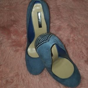 Detail Baby Blue Pumps
